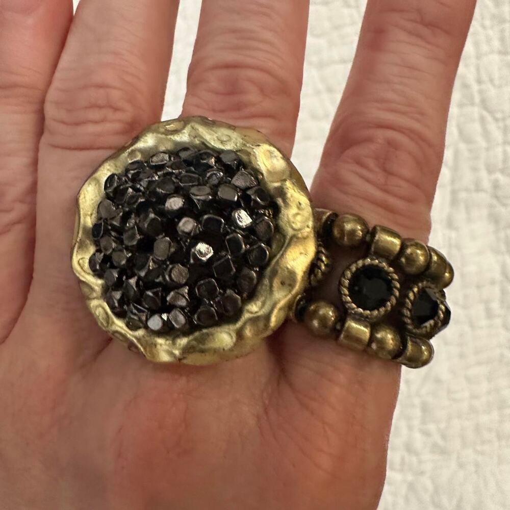 Black gold rings set